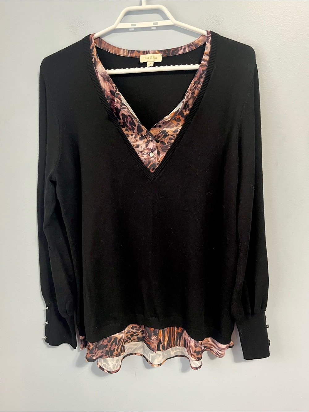Laura Black Cozy Soft Stretch V-Neck Sweater Leopard Trim Size L